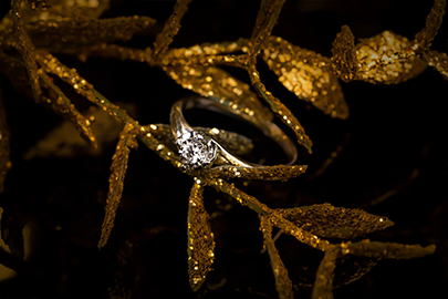 צ  18K  ʯŮ
